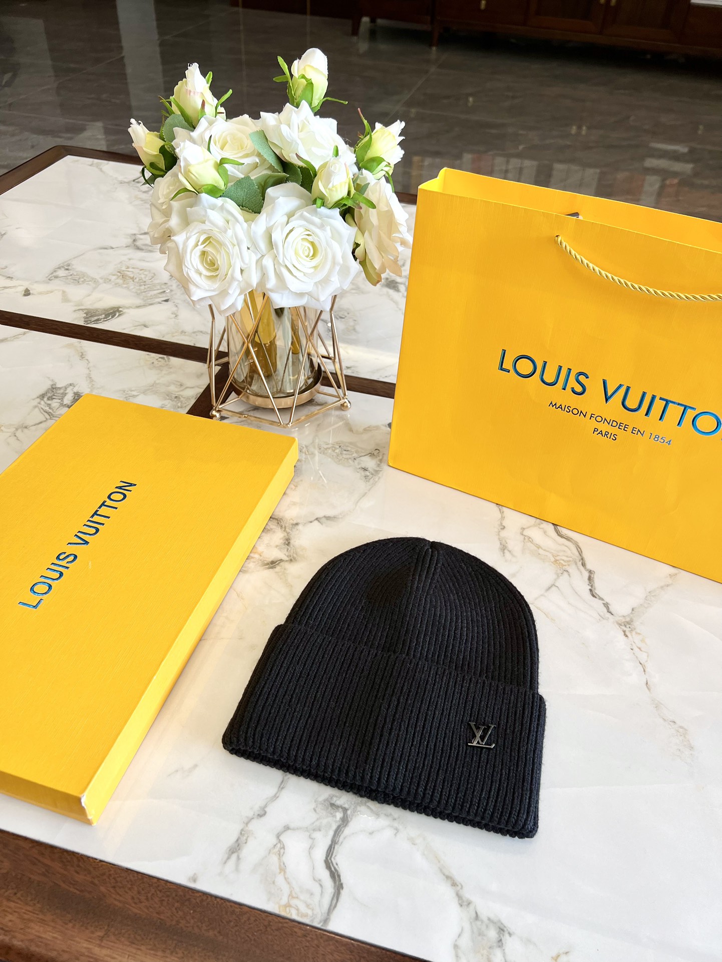 LV hat model 12